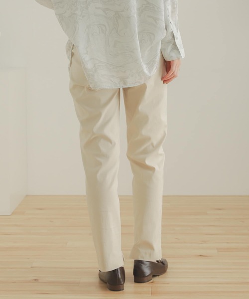 SENSE OF PLACE by URBAN RESEARCH（センスオブプレイスバイアーバンリサーチ）の「『TALLサイズあり』ストレッチスリムテーパードパンツ（その他パンツ・レディース・ブラック/ブラウン/ブルー/アイボリー・SMALL/MEDIUM/LARGE/X-SMALL/TALL）」の15枚目の写真