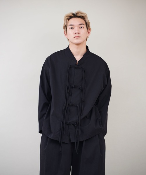 DISCOVERED(ディスカバード)の「DISCOVERED LIMONTA NYLON CHINA SHIRT BLOUSON(その他アウター・メンズ・ブラック/ベージュ・LARGE/MEDIUM)」の2枚目の写真