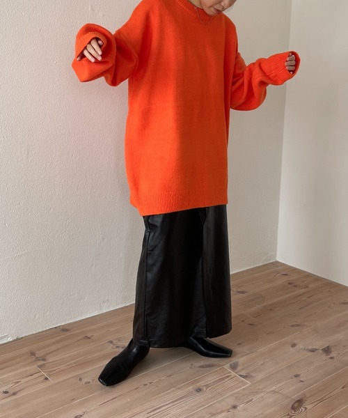 wee9s(ウィークス)の「over size loose knit / オーバーサイズなシルエットでヘビーウェイトなモチモチ肉厚ニット(ニット/セーター・レディース・オレンジ/アイボリー/ブラック/ブルー/イエロー/パープル・FREE)」の9枚目の写真