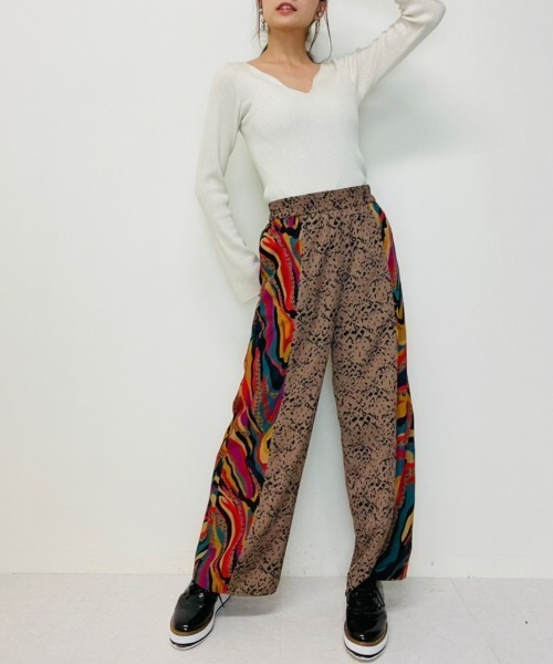 DOLLUPOOPS（ドールアップウップス）の「マーブルプリント切替リラックスパンツ（その他パンツ・レディース・ホワイト/ブラック/ブラウン/キャメル・38）」の4枚目の写真