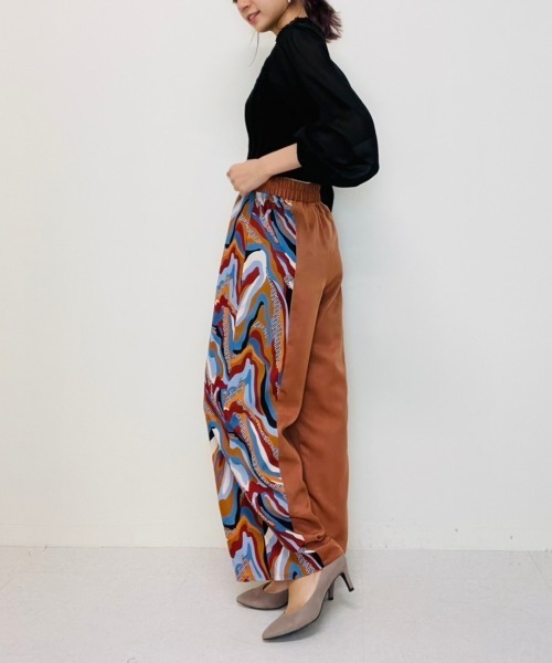 DOLLUPOOPS（ドールアップウップス）の「マーブルプリント切替リラックスパンツ（その他パンツ・レディース・ホワイト/ブラック/ブラウン/キャメル・38）」の6枚目の写真