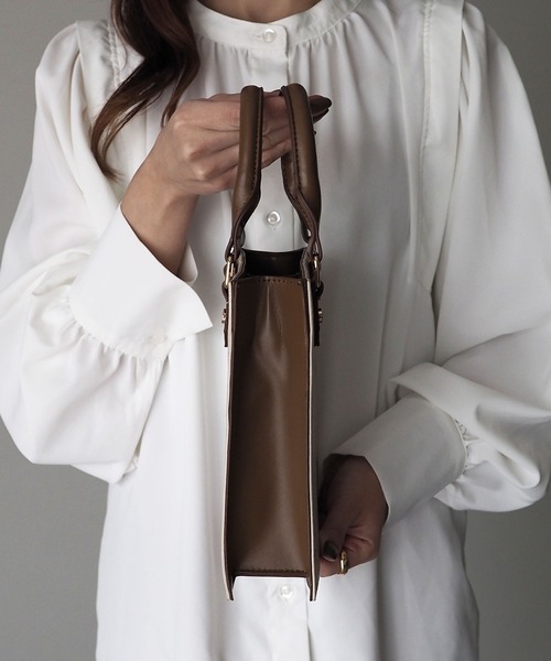 Riberry（リベリー）の「モノグラムスクエアショルダーミニバッグ（ショルダーバッグ・レディース・アイボリー/ベージュ/ブラウン・FREE）」の4枚目の写真