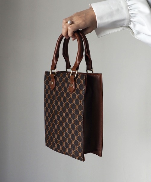 Riberry（リベリー）の「モノグラムスクエアショルダーミニバッグ（ショルダーバッグ・レディース・アイボリー/ベージュ/ブラウン・FREE）」の15枚目の写真