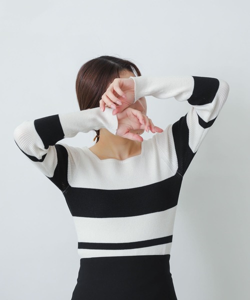 SENSE OF PLACE by URBAN RESEARCH（センスオブプレイスバイアーバンリサーチ）の「スクエアネックコンパクトセーター（ニット/セーター・レディース・ブラック/アイボリー/オレンジ/ホワイト系その他/ブルー/ピンクベージュ・ONE）」の3枚目の写真