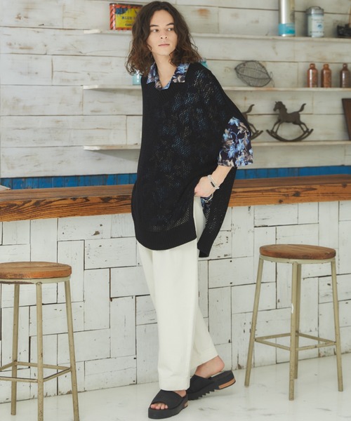 CASPER JOHN(キャスパージョン)の「High slit see through knit vest/ハイスリットシースルーニットベスト(ベスト・メンズ・ブラック/グリーン/グレイッシュベージュ・SMALL/MEDIUM/LARGE)」の5枚目の写真