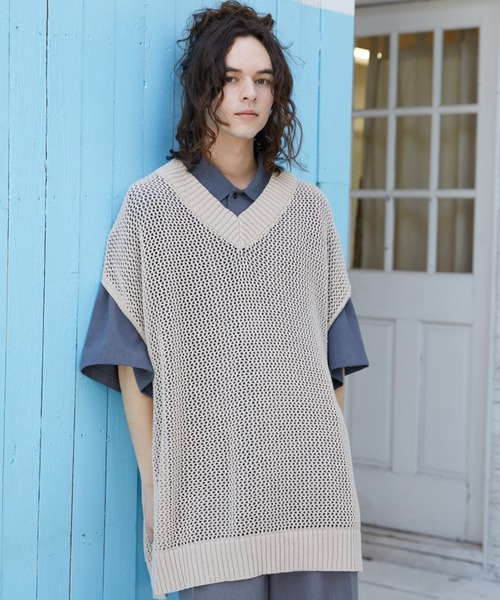 CASPER JOHN(キャスパージョン)の「High slit see through knit vest/ハイスリットシースルーニットベスト(ベスト・メンズ・ブラック/グリーン/グレイッシュベージュ・SMALL/MEDIUM/LARGE)」の16枚目の写真