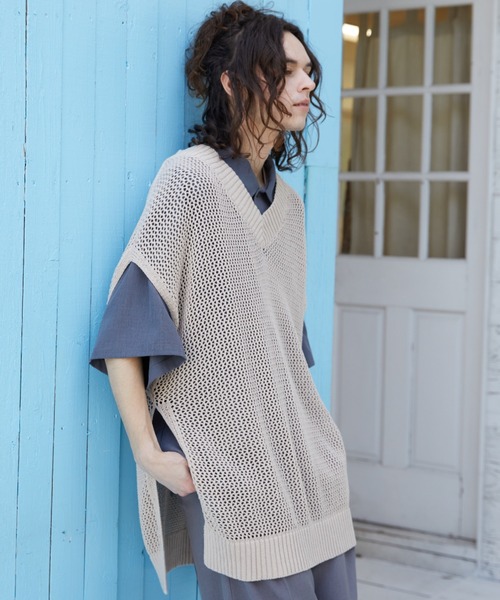 CASPER JOHN(キャスパージョン)の「High slit see through knit vest/ハイスリットシースルーニットベスト(ベスト・メンズ・ブラック/グリーン/グレイッシュベージュ・SMALL/MEDIUM/LARGE)」の17枚目の写真