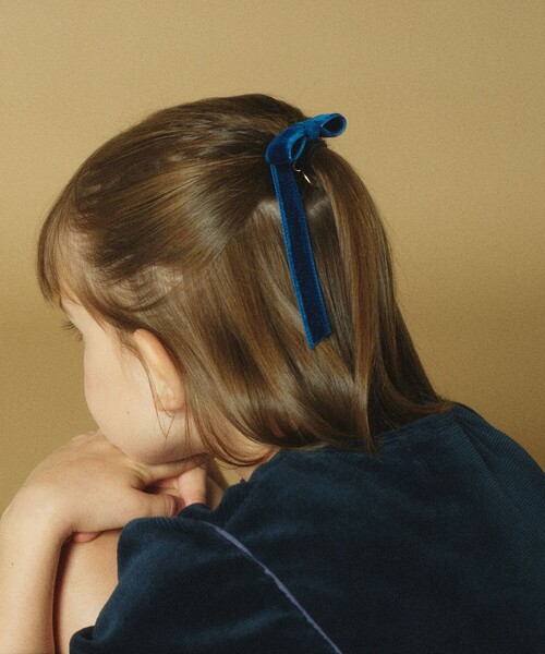 こども ビームス(コドモビームス)の「lusikka / ベルベット リボンゴム(ヘアゴム・キッズ・ブラック/ベージュ/グレー/ピンク/ブルー系その他3/イエロー系その他6/インディゴブルー/グレー系その他/ネイビー/レッド系その他2/イエロー系その他4/ブラック系その他4/ブラウン系その他・ONE SIZE)」の8枚目の写真