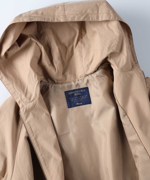 HONEYSUCKLE ROSE（ハニーサックルローズ）の「【HONEYSUCKLE ROSE】フラップ付きブルゾン（マウンテンパーカー・レディース・オフホワイト/ベージュ・L/M）」の19枚目の写真