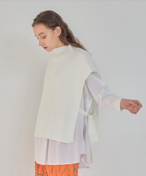 RAWLIFE(ロウライフ)の「SUGAR ROSE/シュガー ローズ/ニットベスト+ビッグシャツセット(シャツ/ブラウス・レディース・ブラック/オフホワイト・FREE)」の7枚目の写真