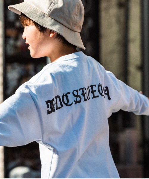 DC SHOES（ディーシーシューズ）の「22 KD BACK LOGO LS/DCキッズバックプリント長袖ロンT（Tシャツ/カットソー・キッズ・ホワイト/ブラック・130/140/150/160/100/110/120）」の3枚目の写真