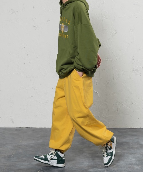 kutir（クティール）の「ブルドッグ刺繍カレッジロゴパーカー（パーカー・メンズ・ライトグレー/ダークブラウン/グリーン・MEDIUM/LARGE）」の22枚目の写真