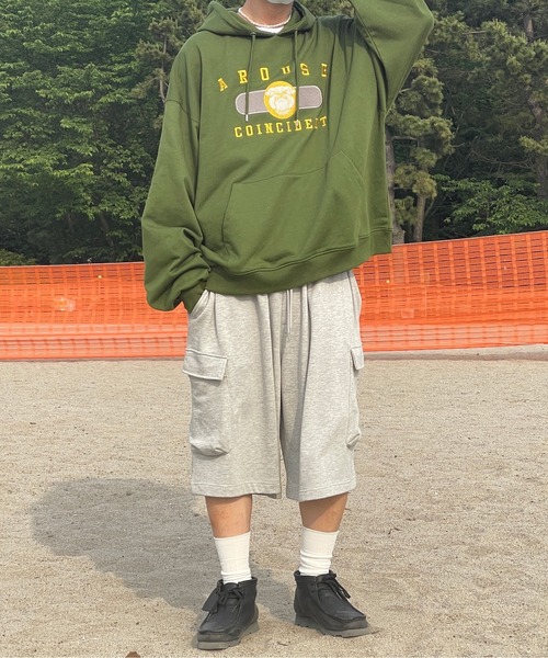 kutir（クティール）の「ブルドッグ刺繍カレッジロゴパーカー（パーカー・メンズ・ライトグレー/ダークブラウン/グリーン・MEDIUM/LARGE）」の6枚目の写真