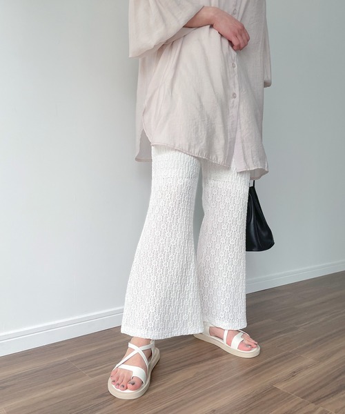 JUNOAH（ジュノア）の「フラワーレースイージーパンツ（その他パンツ・レディース・ホワイト/ブラック/ブルー系その他/ベージュ系その他・LARGE/MEDIUM）」の9枚目の写真