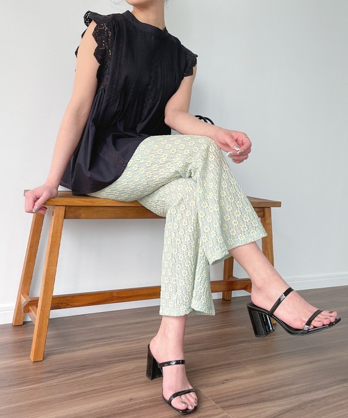 JUNOAH（ジュノア）の「フラワーレースイージーパンツ（その他パンツ・レディース・ホワイト/ブラック/ブルー系その他/ベージュ系その他・LARGE/MEDIUM）」の7枚目の写真