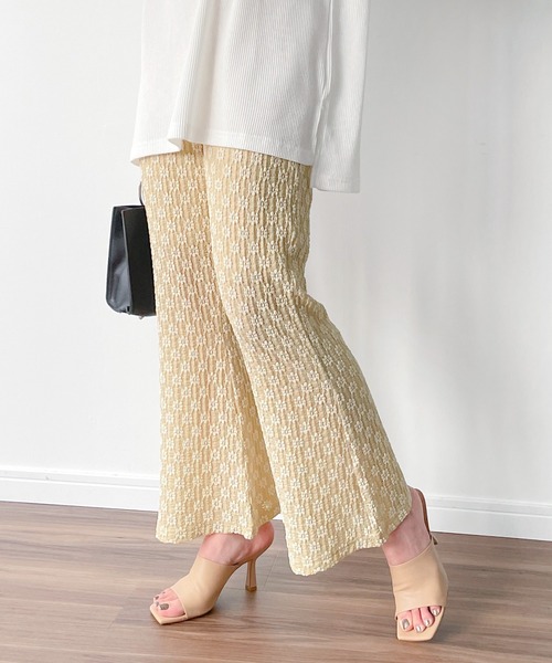 JUNOAH（ジュノア）の「フラワーレースイージーパンツ（その他パンツ・レディース・ホワイト/ブラック/ブルー系その他/ベージュ系その他・LARGE/MEDIUM）」の15枚目の写真