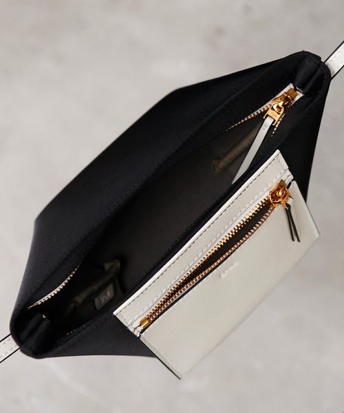 E'POR（エポール）の「【E’POR】【撥水】D BAG Mini（ショルダーバッグ・レディース・ブラック/ブラック系その他/ライトグレー/キナリ/ダークブラウン/ベージュ/マスタード・FREE）」の14枚目の写真