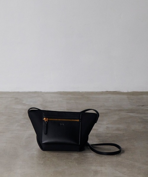 E'POR（エポール）の「【E’POR】【撥水】D BAG Mini（ショルダーバッグ・レディース・ブラック/ブラック系その他/ライトグレー/キナリ/ダークブラウン/ベージュ/マスタード・FREE）」の17枚目の写真