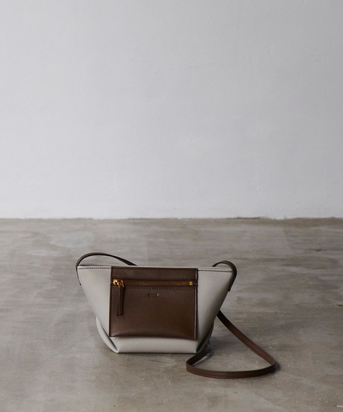 E'POR（エポール）の「【E’POR】【撥水】D BAG Mini（ショルダーバッグ・レディース・ブラック/ブラック系その他/ライトグレー/キナリ/ダークブラウン/ベージュ/マスタード・FREE）」の19枚目の写真