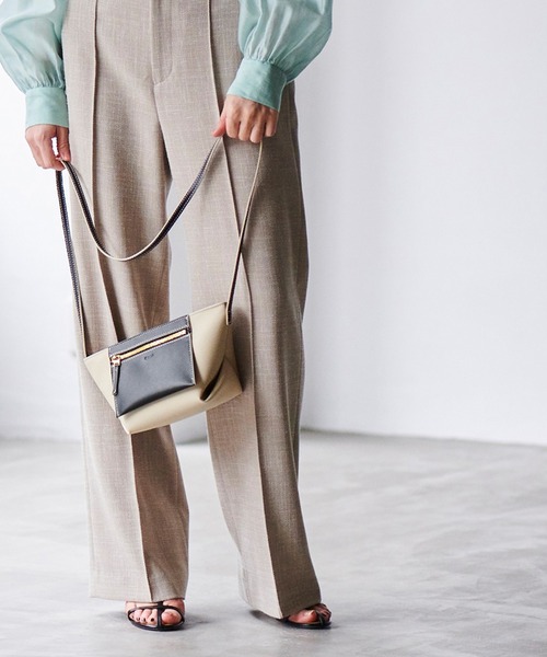 E'POR（エポール）の「【E’POR】【撥水】D BAG Mini（ショルダーバッグ・レディース・ブラック/ブラック系その他/ライトグレー/キナリ/ダークブラウン/ベージュ/マスタード・FREE）」の15枚目の写真