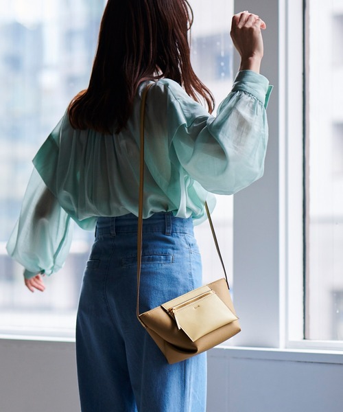 E'POR（エポール）の「【E’POR】【撥水】D BAG Mini（ショルダーバッグ・レディース・ブラック/ブラック系その他/ライトグレー/キナリ/ダークブラウン/ベージュ/マスタード・FREE）」の16枚目の写真