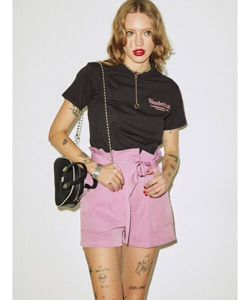 jouetie(ジュエティ)の「エンブロイダリーロゴフィット Tシャツ(Tシャツ/カットソー・レディース・ブラック/オフホワイト/イエロー・MEDIUM)」の4枚目の写真