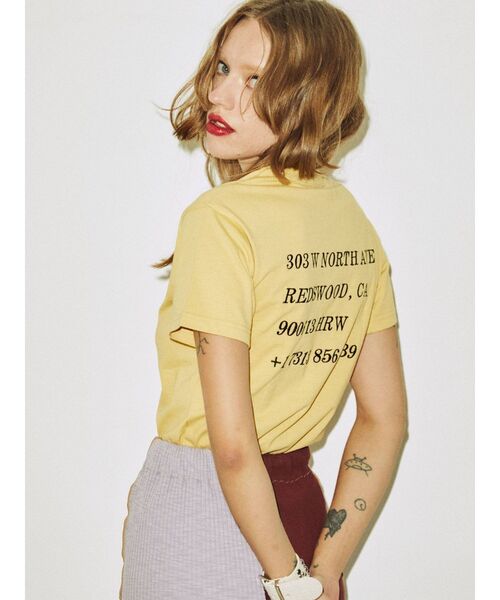 jouetie(ジュエティ)の「エンブロイダリーロゴフィット Tシャツ(Tシャツ/カットソー・レディース・ブラック/オフホワイト/イエロー・MEDIUM)」の5枚目の写真