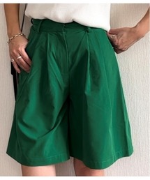 タック入りショートパンツ