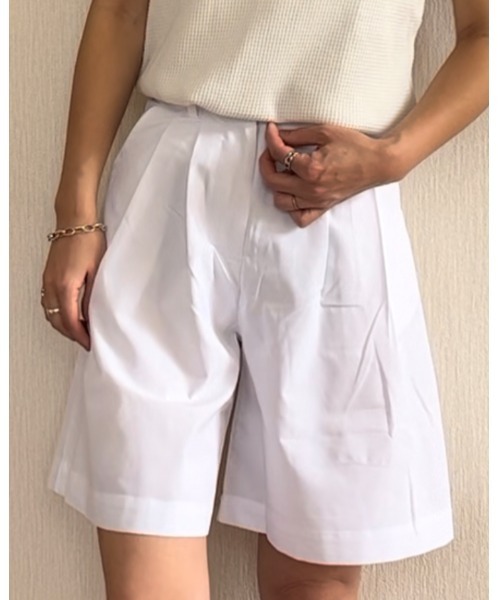 Ritzy（リッツィー）の「タック入りショートパンツ（その他パンツ・レディース・ホワイト/ブラック/グリーン・S/M/L）」の4枚目の写真