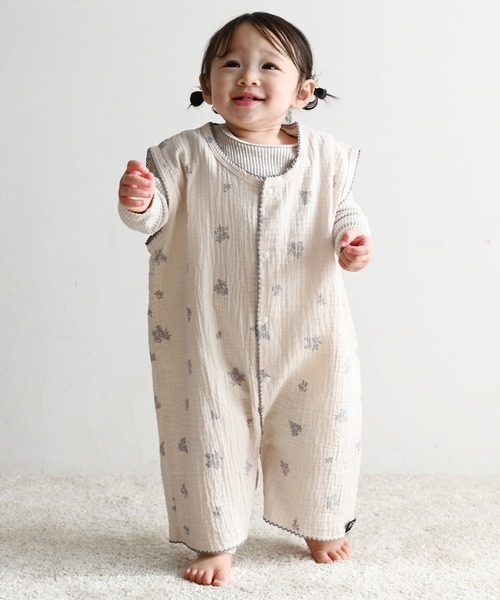 PUPPAPUPO(プッパプーポ)の「スリーパー 2重ガーゼ(ベビーパジャマ/スリーパー・キッズ・ホワイト系その他/イエロー/レッド/アイボリー/モカ/ピンク/ミント/ブラウン/ホワイト系その他2/ホワイト系その他3/ピンク系その他2/ブラウン系その他/イエロー系その他/ピンク系その他/ライトベージュ/グレイッシュベージュ/ライトブルー/ベージュ・S/M/L)」の13枚目の写真