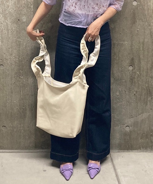 Casselini（キャセリーニ）の「フェイクレザーフリルエコバッグ（エコバッグ/サブバッグ・レディース・アイボリー/ブラック・FREE）」の8枚目の写真