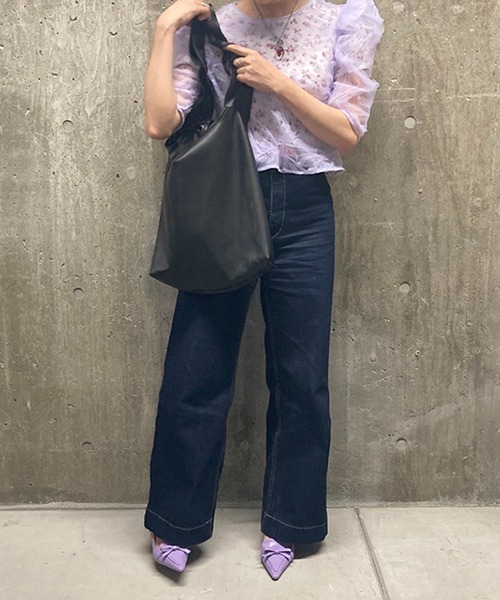 Casselini（キャセリーニ）の「フェイクレザーフリルエコバッグ（エコバッグ/サブバッグ・レディース・アイボリー/ブラック・FREE）」の4枚目の写真