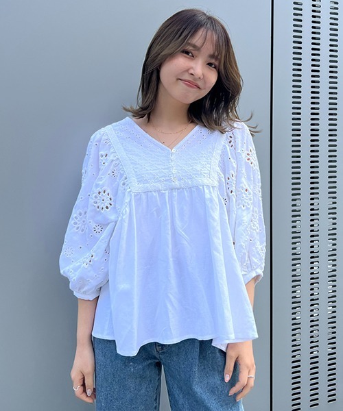 CREDONA（クレドナ）の「コンビレースフレアBL（シャツ/ブラウス・レディース・オフホワイト/ブラック・FREE）」の20枚目の写真