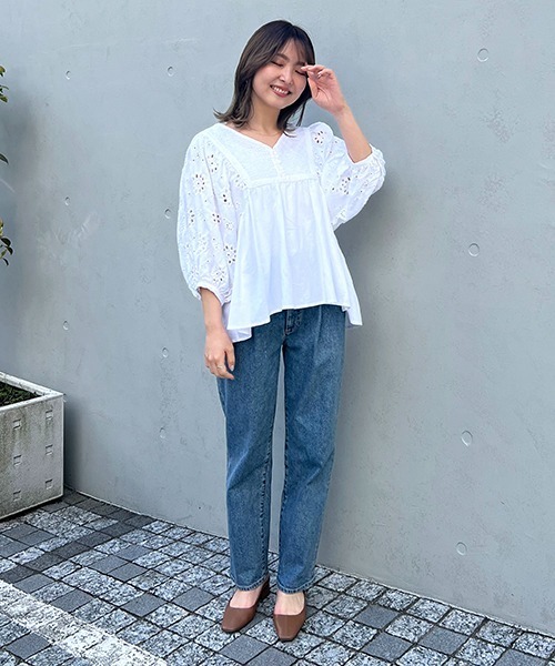 CREDONA（クレドナ）の「コンビレースフレアBL（シャツ/ブラウス・レディース・オフホワイト/ブラック・FREE）」の11枚目の写真