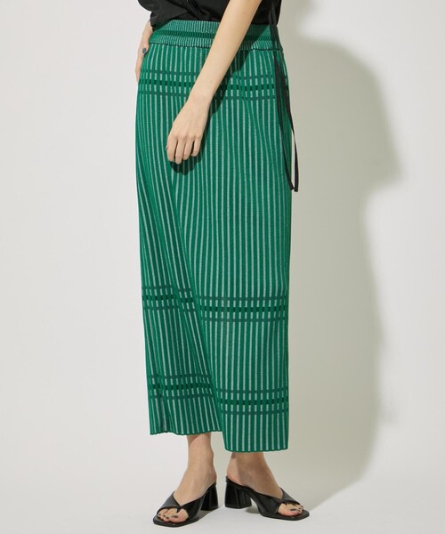 CITY TOKYO(シティトウキョウ)の「カラーラインナローニットスカート(スカート・レディース・ベージュ/ネイビー/グリーン・1/2)」の2枚目の写真