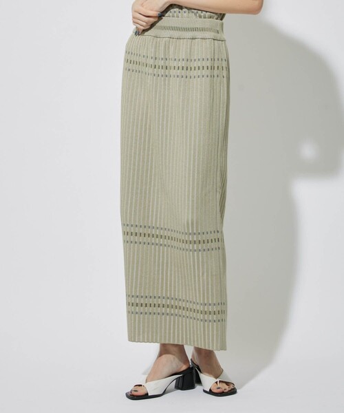 CITY TOKYO(シティトウキョウ)の「カラーラインナローニットスカート(スカート・レディース・ベージュ/ネイビー/グリーン・1/2)」の10枚目の写真