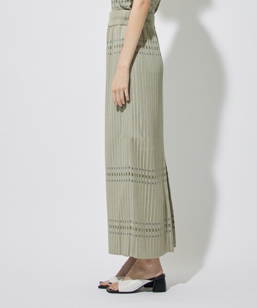 CITY TOKYO(シティトウキョウ)の「カラーラインナローニットスカート(スカート・レディース・ベージュ/ネイビー/グリーン・1/2)」の13枚目の写真