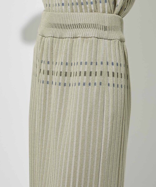 CITY TOKYO(シティトウキョウ)の「カラーラインナローニットスカート(スカート・レディース・ベージュ/ネイビー/グリーン・1/2)」の16枚目の写真