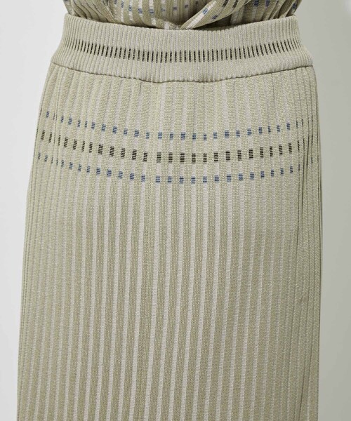 CITY TOKYO(シティトウキョウ)の「カラーラインナローニットスカート(スカート・レディース・ベージュ/ネイビー/グリーン・1/2)」の17枚目の写真