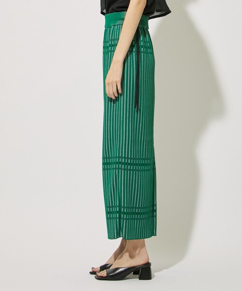 CITY TOKYO(シティトウキョウ)の「カラーラインナローニットスカート(スカート・レディース・ベージュ/ネイビー/グリーン・1/2)」の22枚目の写真