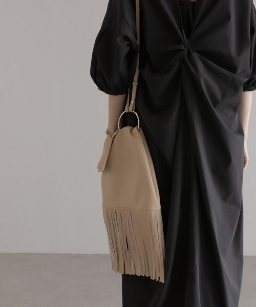 PAPILLONNER（パピヨネ）の「フリンジチャームバッグ/PAPILLONNER/パピヨネ（ショルダーバッグ・レディース・アイボリー/ブラック・FREE）」の18枚目の写真