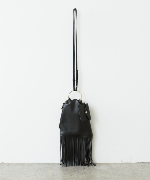 PAPILLONNER（パピヨネ）の「フリンジチャームバッグ/PAPILLONNER/パピヨネ（ショルダーバッグ・レディース・アイボリー/ブラック・FREE）」の9枚目の写真