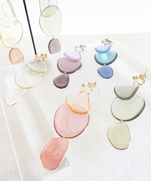 The Rule(ザルール)の「The Rule ザルール:片耳用 Amaranth earring size: L:花びら イヤリングL(イヤリング・レディース・ベージュ/パープル/グレー/ブルー/クリア/レッド/グリーン/グレイッシュベージュ・FREE)」の11枚目の写真