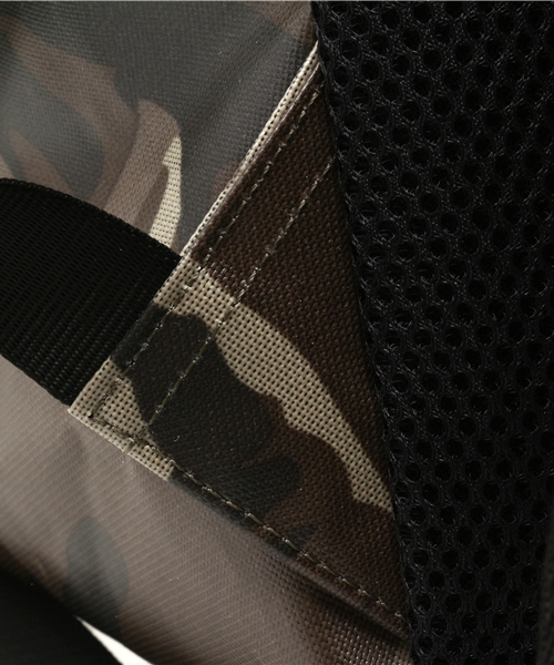 VENCEEXCHANGE（ヴァンスエクスチェンジ）の「LARKINSラーキンス B ATTACKSAC             （バックパック/リュック・メンズ・ブラック/ダークグリーン・FREE）」の7枚目の写真