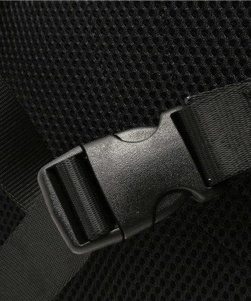 VENCEEXCHANGE（ヴァンスエクスチェンジ）の「LARKINSラーキンス B ATTACKSAC             （バックパック/リュック・メンズ・ブラック/ダークグリーン・FREE）」の9枚目の写真