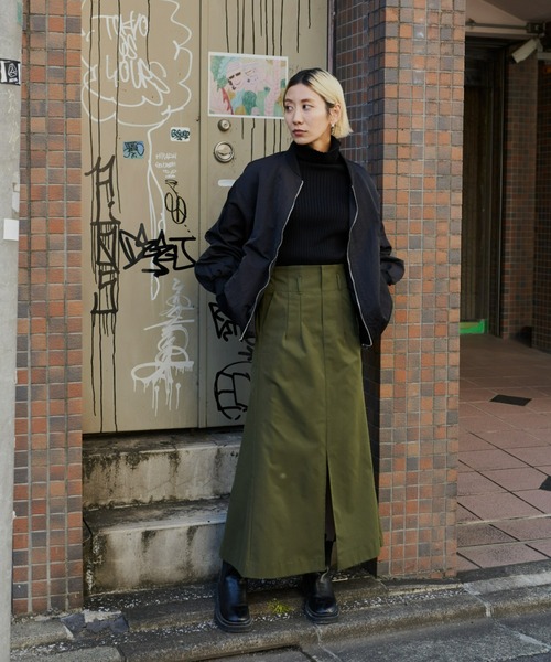 Auntie Rosa Holiday(アンティローザホリデー)の「ハイウエストフロントスリットスカート / サイズ展開あり(スカート・レディース・カーキ/ベージュ・MEDIUM/SMALL)」の13枚目の写真