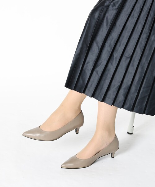 ESPERANZA(エスペランサ)の「【日本製】レイン対応12時間パンプス4.5cmヒール(パンプス・レディース・ブラック/こしょう色系/ベージュ・21.0cm/21.5cm/22.0cm/22.5cm/23.0cm/23.5cm/24.0cm/24.5cm/25.0cm/25.5cm/26.0cm)」の18枚目の写真