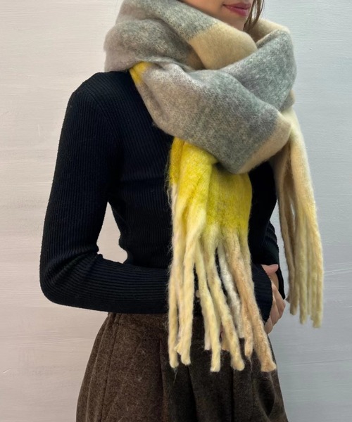 aunt lily（アントリリー）の「ふんわりヘアリー大判シャギーチェックマフラー（マフラー・レディース・イエロー/オレンジ/グリーン/ブラウン/ピンク/ライトピンク/グレー・FREE）」の4枚目の写真