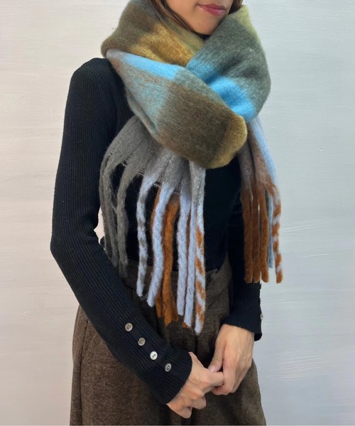 aunt lily（アントリリー）の「ふんわりヘアリー大判シャギーチェックマフラー（マフラー・レディース・イエロー/オレンジ/グリーン/ブラウン/ピンク/ライトピンク/グレー・FREE）」の17枚目の写真
