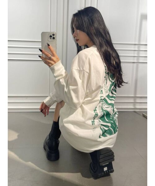 EVRIS(エヴリス)の「バックグラフィックロンT(Tシャツ/カットソー・レディース・ホワイト/ブラック・FREE)」の9枚目の写真